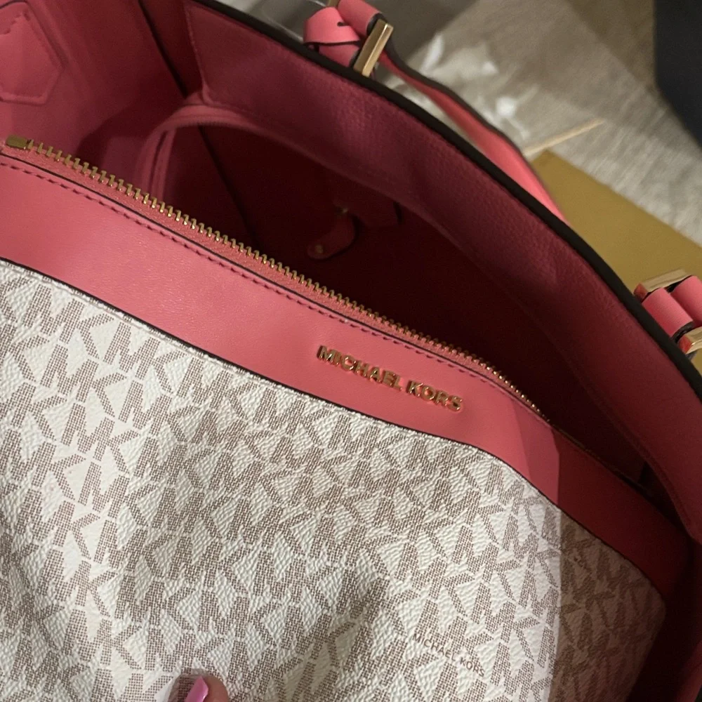Michael Kors Vibrant Pink Tote with detachable clutch and makeup bag with strap. - Picture 7 of 12